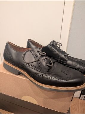 Cole Haan Black Leather Wingtip Derby Oxfords with Tan Welt